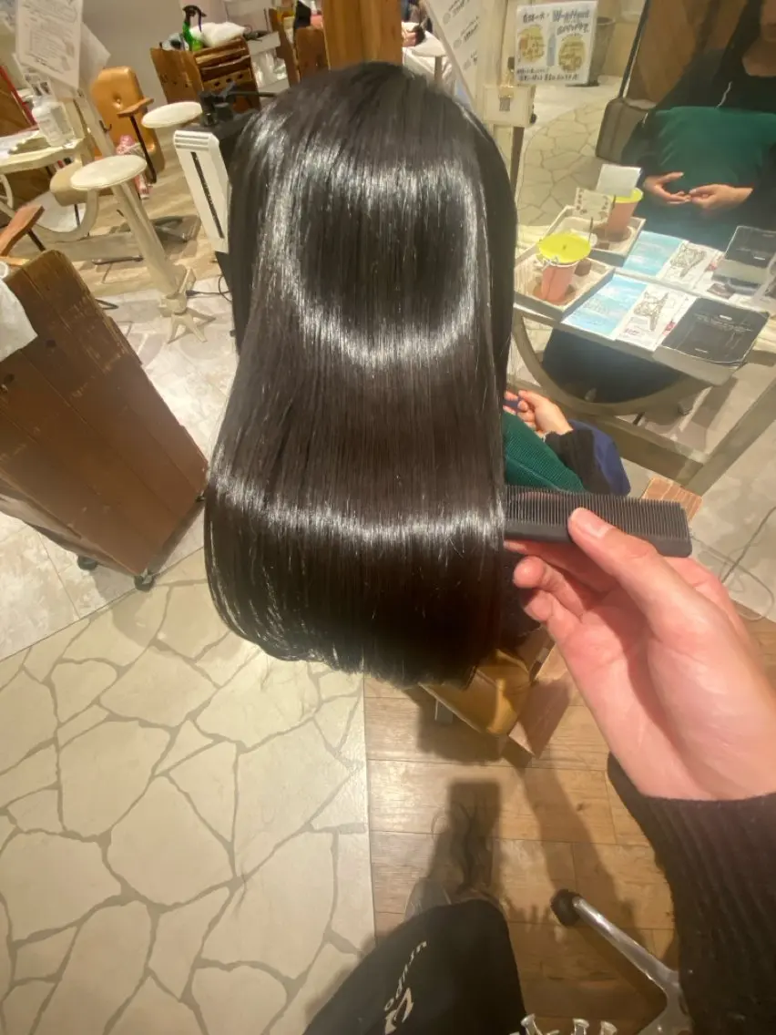 ロング レイヤーカット✨ 艶髪藤野のヘアスタイル