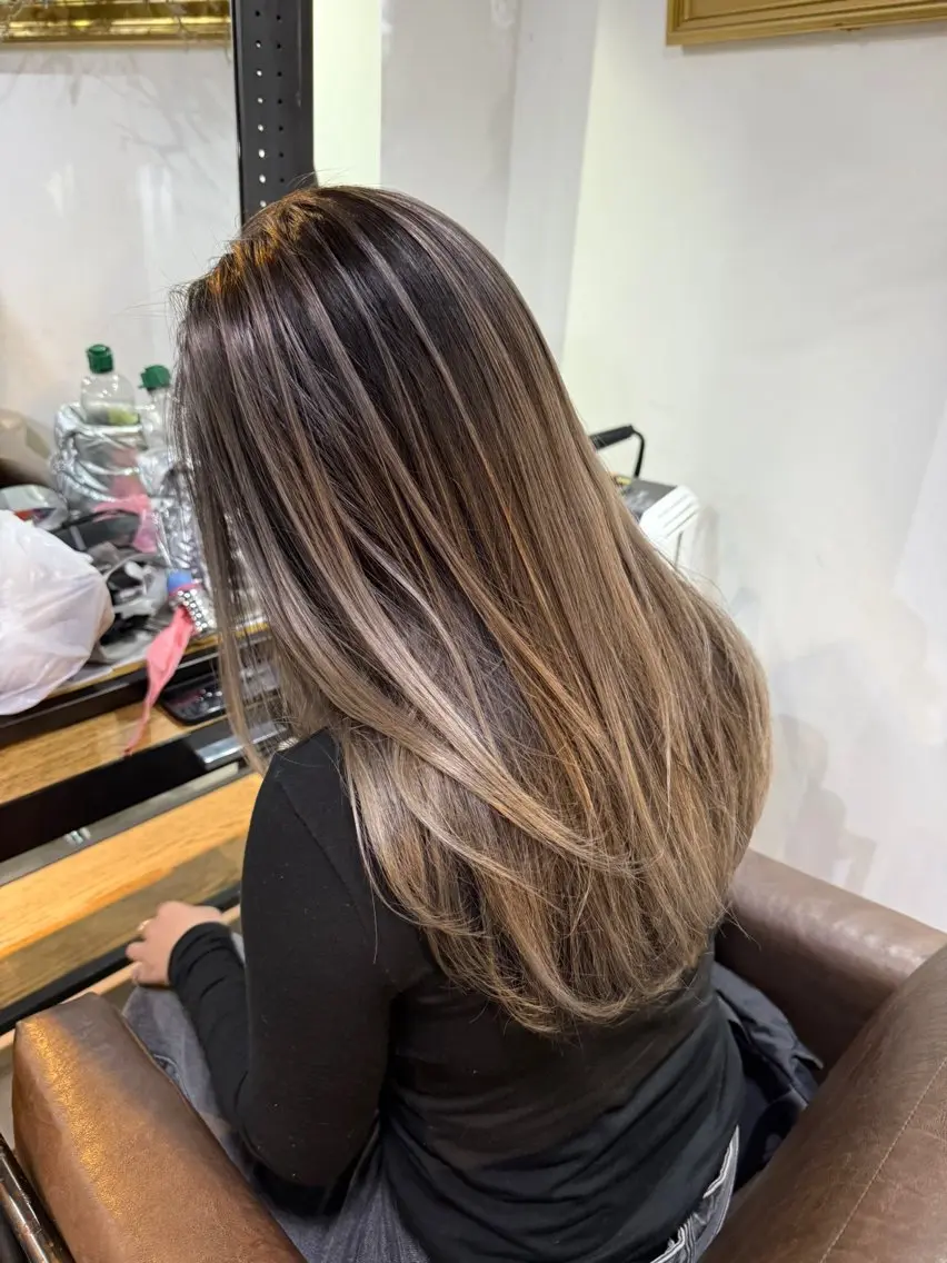 ロング レイヤーカット ヘアカラー 山影✨バレイヤージュ ハイライト✨メンズ◎のヘアスタイル