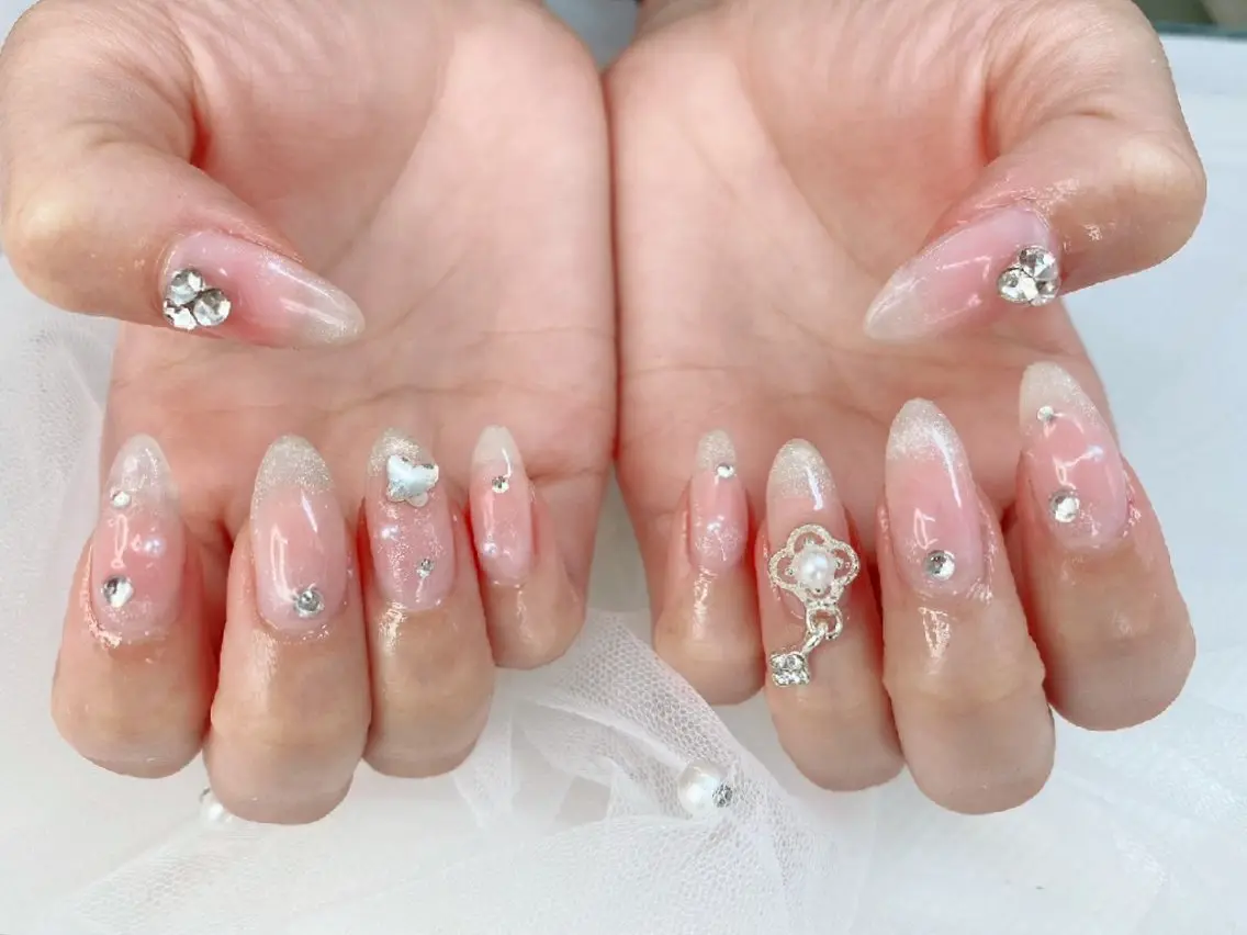 ネイル チークネイル ストーンネイル ワンホンネイル ハンドネイル ハンドケア 心斎橋Salon Epokkuのネイルデザイン