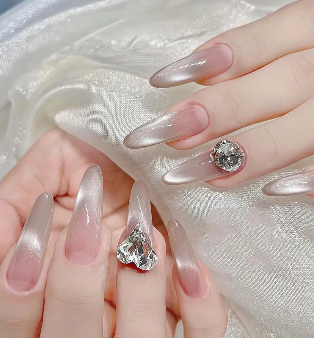 ネイル アートネイル チークネイル 長さ出し フラワーネイル ジェルネイル YK Beauty Salonのマツエク・マツパデザイン