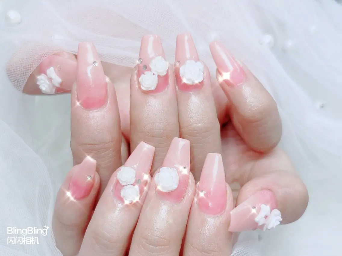 キッズ ネイル オーロラネイル チークネイル 長さ出し フットネイル フレンチネイル ハンドネイル ハンドケア lily nailのネイルデザイン