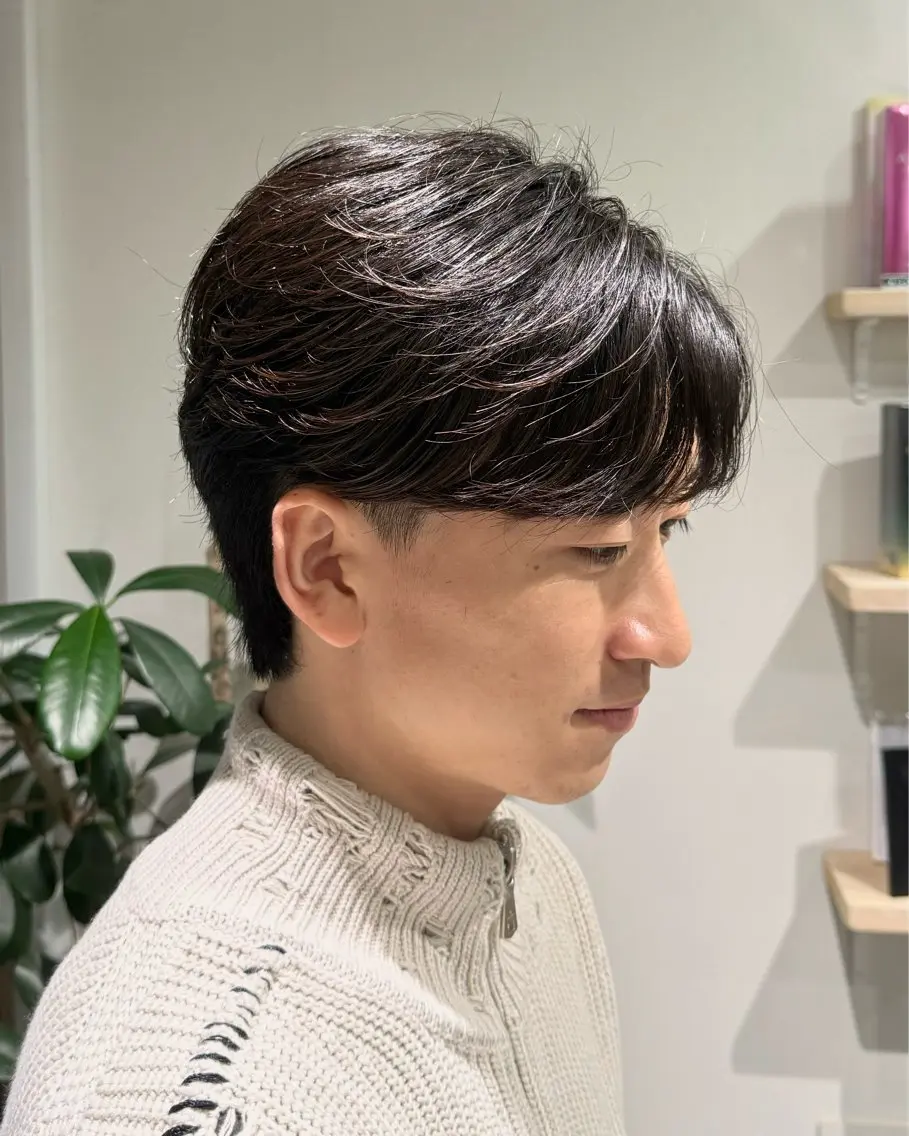 パーマ メンズ センターパート フェザーパーマ メンズパーマ est-r. Shionのヘアスタイル