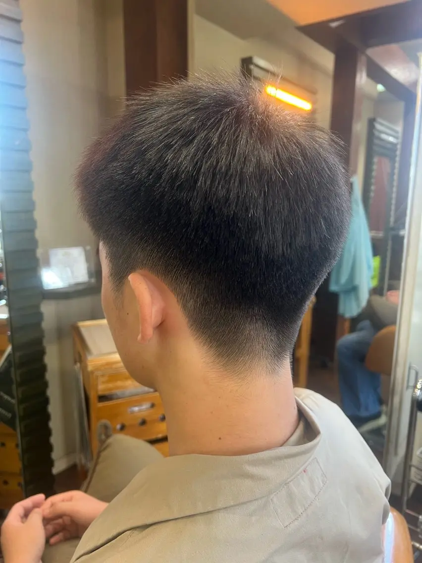 ショート カット 奥田 勝亮のヘアスタイル