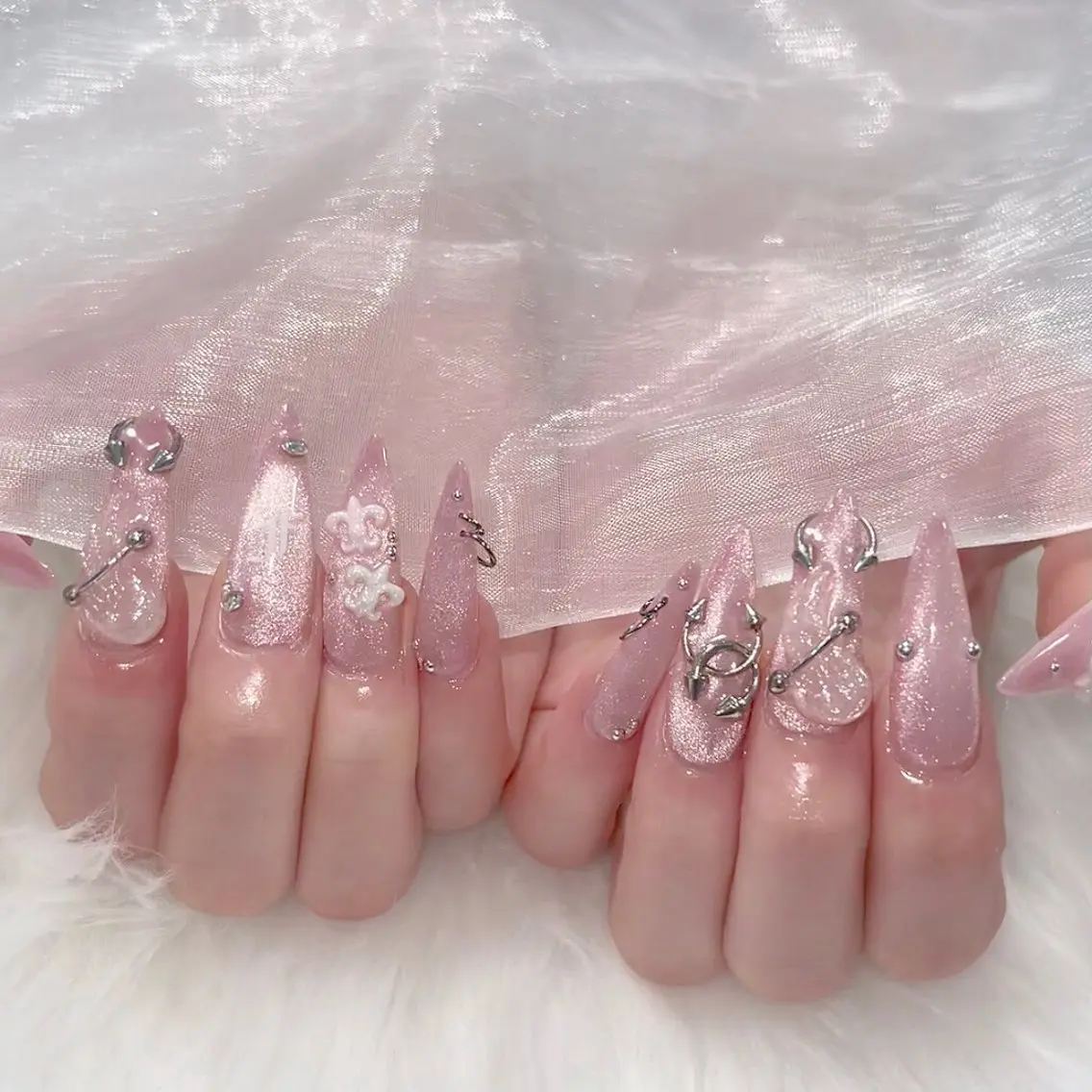 ネイル オーロラネイル 長さ出し フラッシュネイル フレンチネイル ジェルネイル ハンドネイル ハンドケア CiCi Nail Salonのネイルデザイン