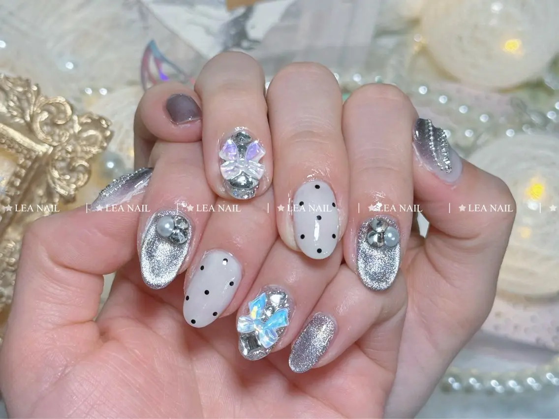 ネイル フラッシュネイル フットネイル フレンチネイル ジェルネイル ガラスフレンチ Luxe Nail Salonのネイルデザイン