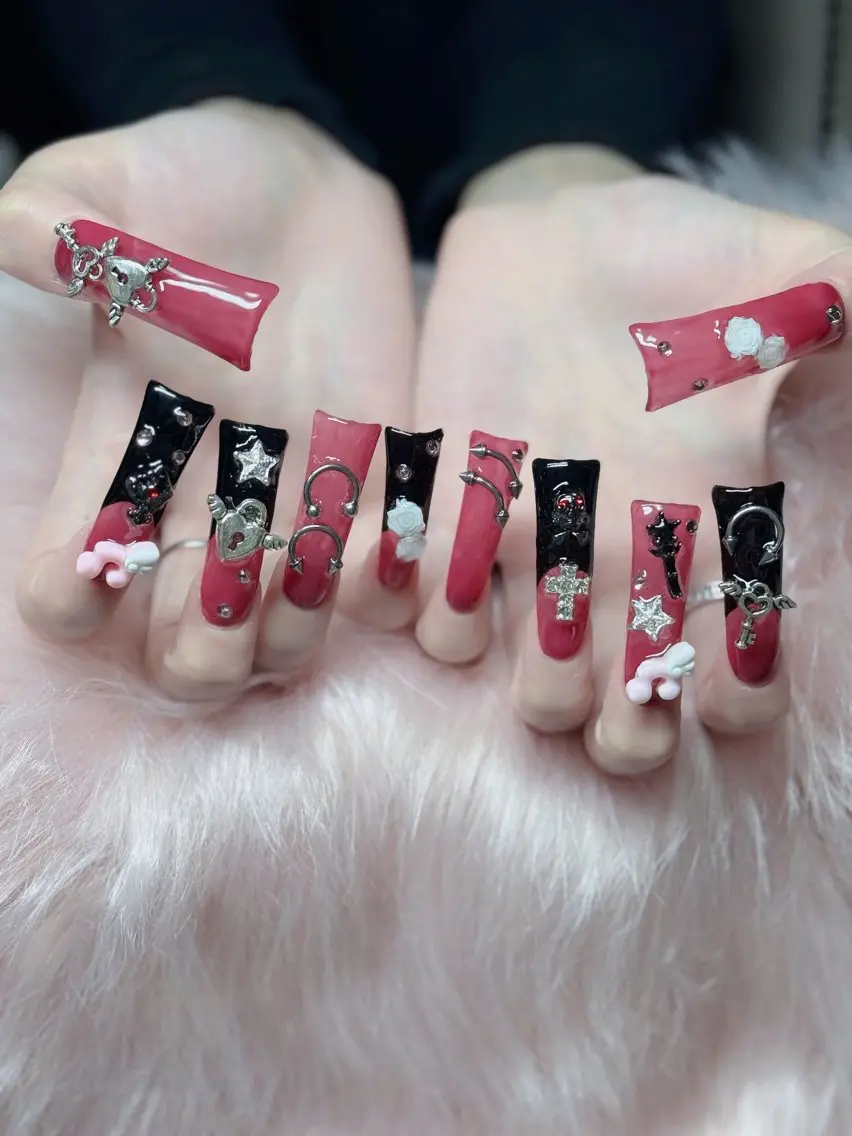 ネイル オーロラネイル フレンチネイル ジェルネイル ハロウィン キラキラネイル H.baby Nail Salonのネイルデザイン