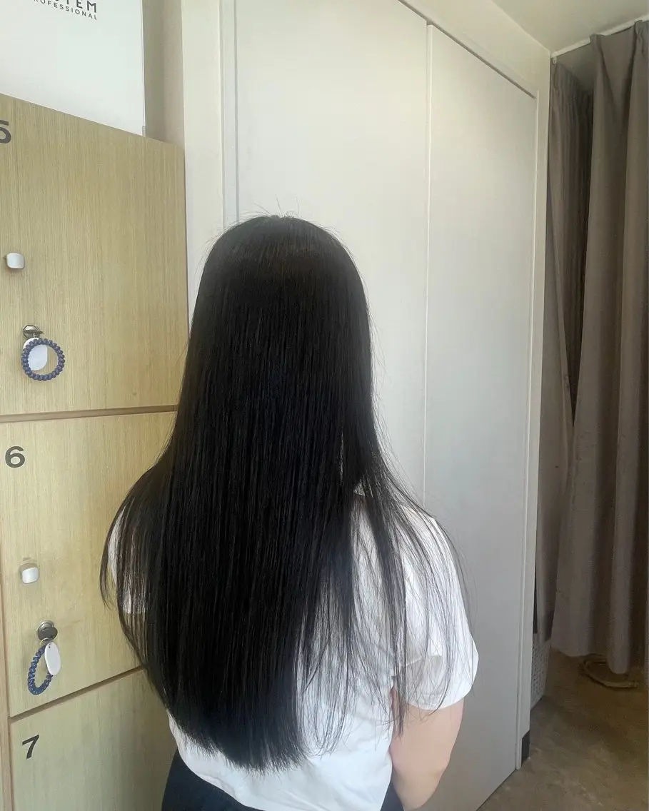 ロング カラー 黒髪 ブルーカラー ブルーブラック ヘアカラー トリートメント 🍪CuLuMi🍪 niccolo/西新のヘアスタイル