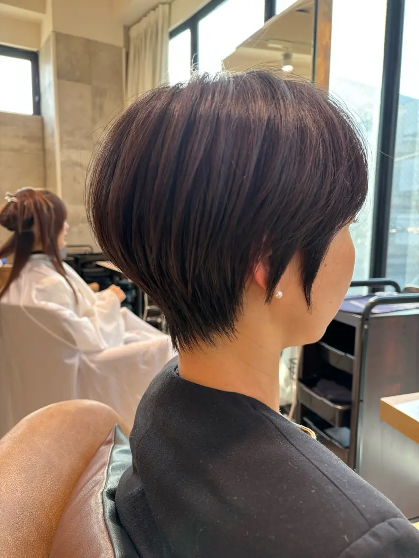 ショート ショートヘア 小顔カット 【表参道】小顔ショー ト /丸みボブ/荒砂のヘアスタイル