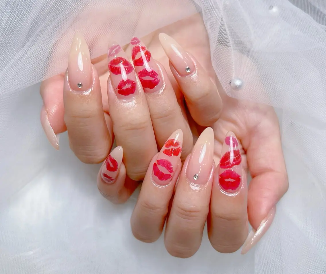 ネイル アートネイル オーロラネイル チークネイル 長さ出し フットネイル Miya _nailのネイルデザイン