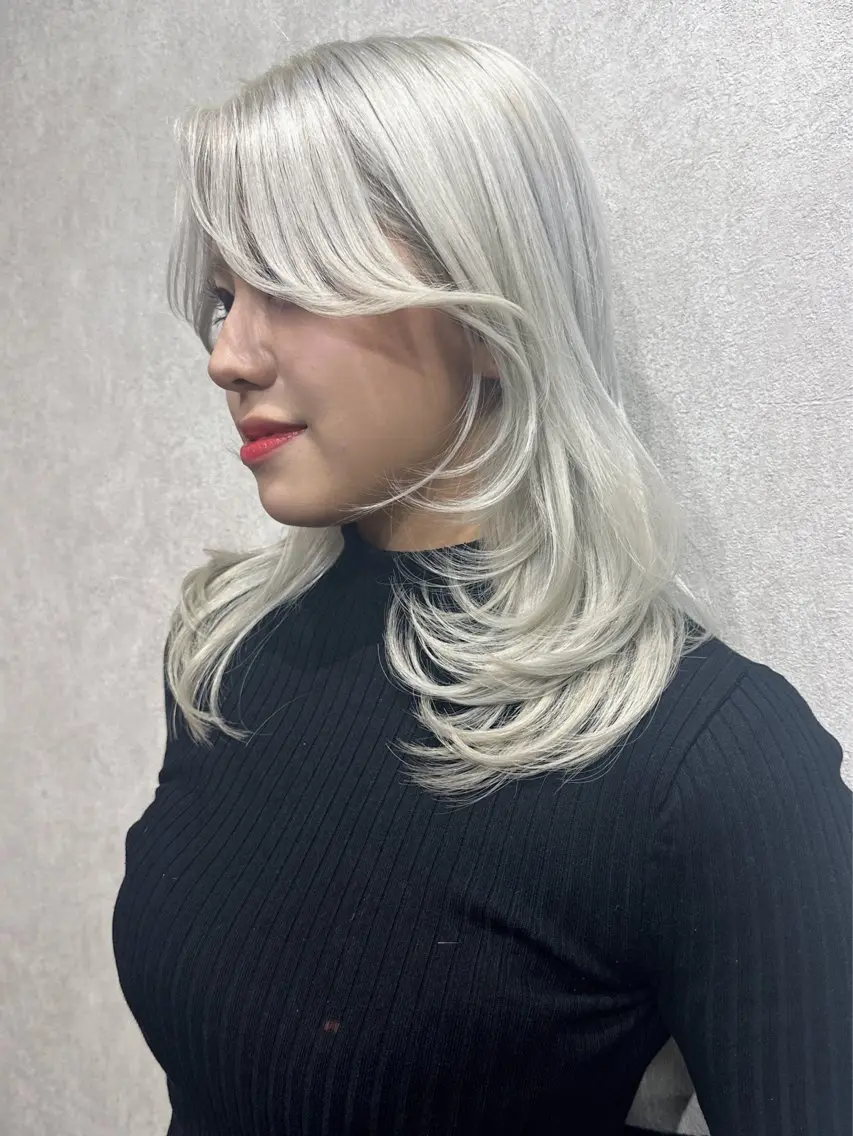 ミディアム レイヤーカット カット ヘアカラー トリートメント AiM エイム　韓国レイヤーのヘアスタイル