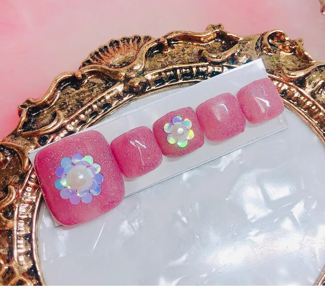 ネイル フットネイル フットネイル CROWN プライベートサロンのネイルデザイン