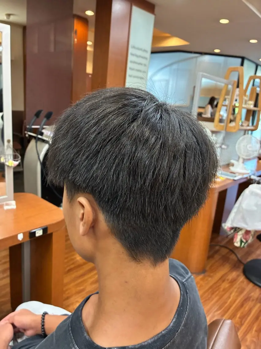メンズ センターパート マッシュ カット 田中 和葉のヘアスタイル
