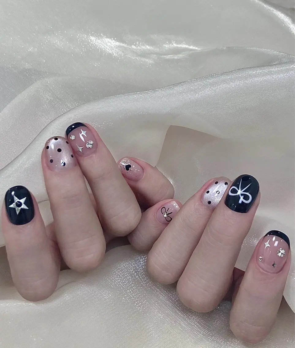 ネイル オーロラネイル 長さ出し フットネイル 韓国ネイル ラメ(グリッター) ハンドネイル 👍thumbs up nail👍のネイルデザイン