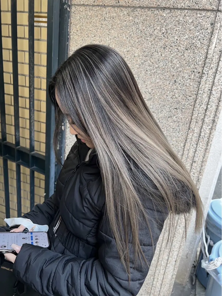 ロング カラー バレイヤージュ グレージュ レイヤーカット 指名数No.1 /NAOYAのヘアスタイル