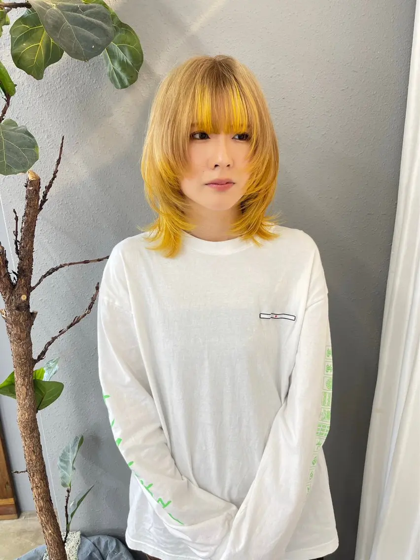 ミディアム カラー デザインカラー 顔周りカット レイヤーカット ウルフカット ウルフレイヤー ヘアカラー トリートメント (h)wim ウィムのヘアスタイル