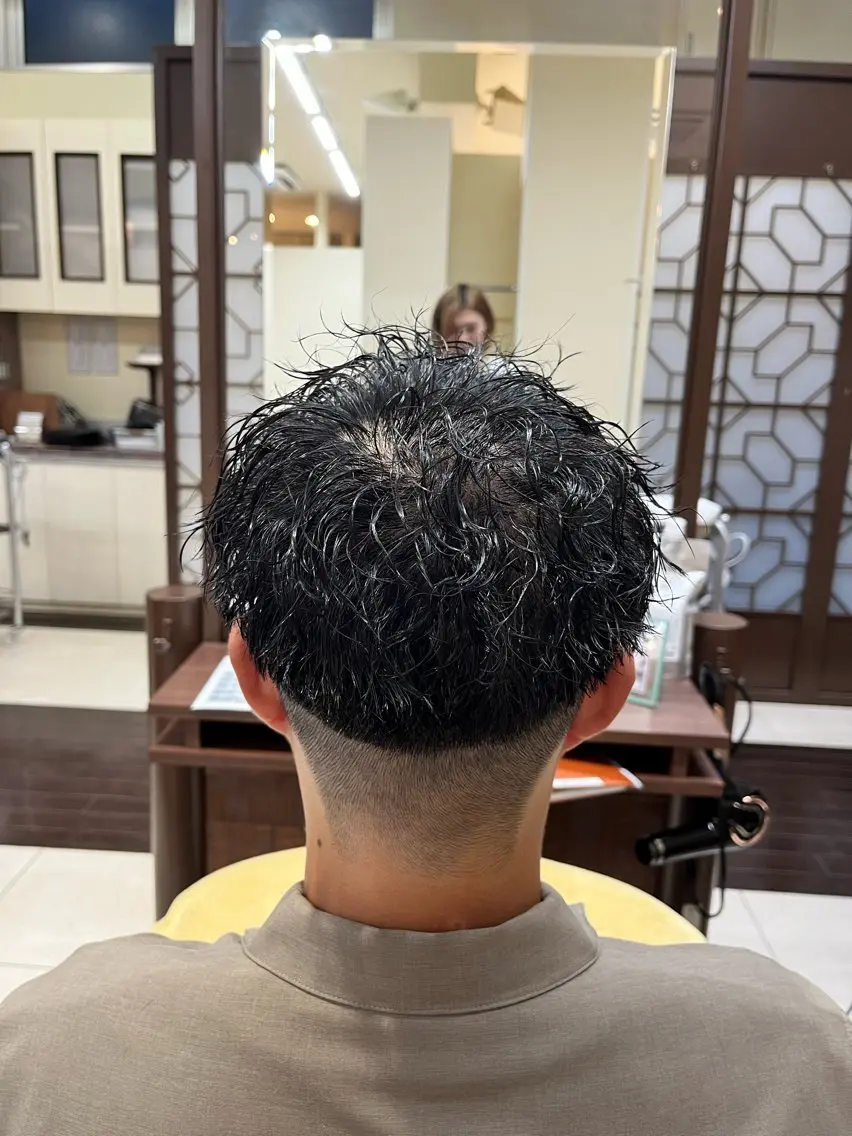ショート パーマ メンズ モヒカン メンズパーマ ツイストスパイラルパーマ 刈り上げ スパイラルパーマ 🧊メンズ特化🧊 高木航希のヘアスタイル