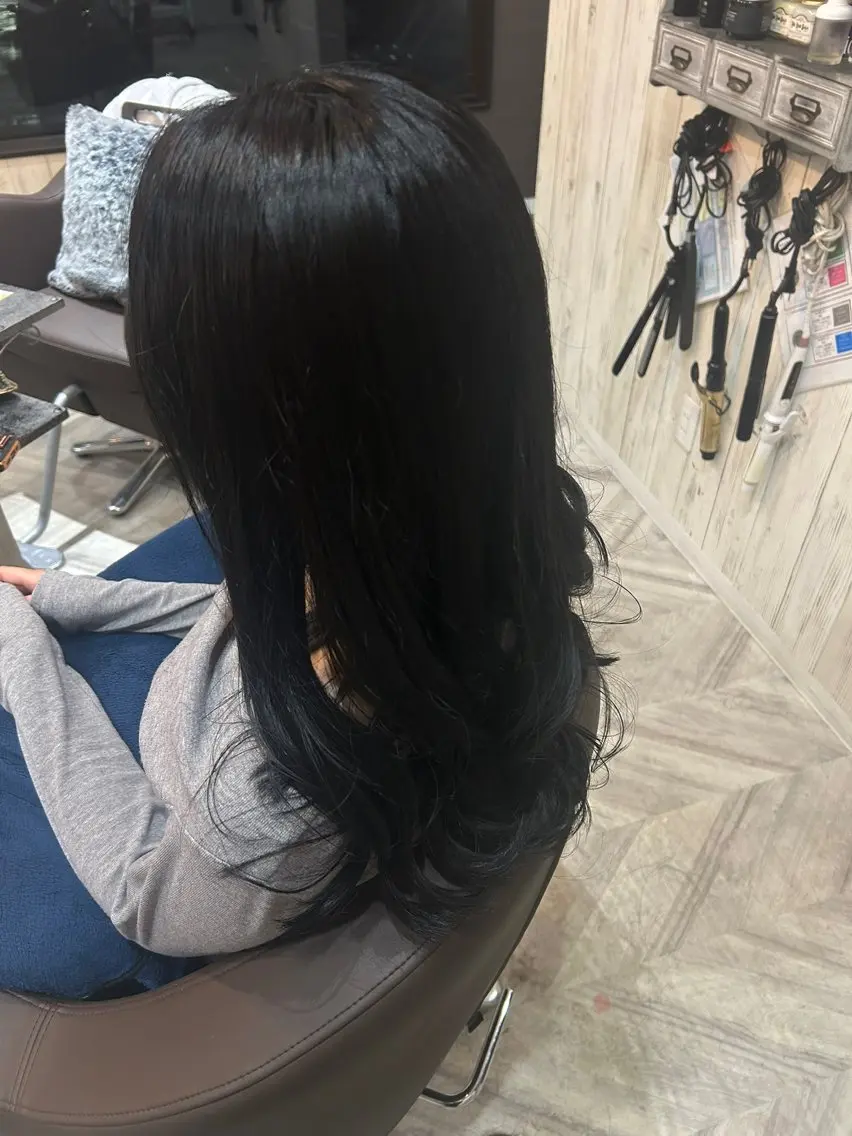 カラー ネイビーカラー ヘアカラー 菅野 流那のヘアスタイル