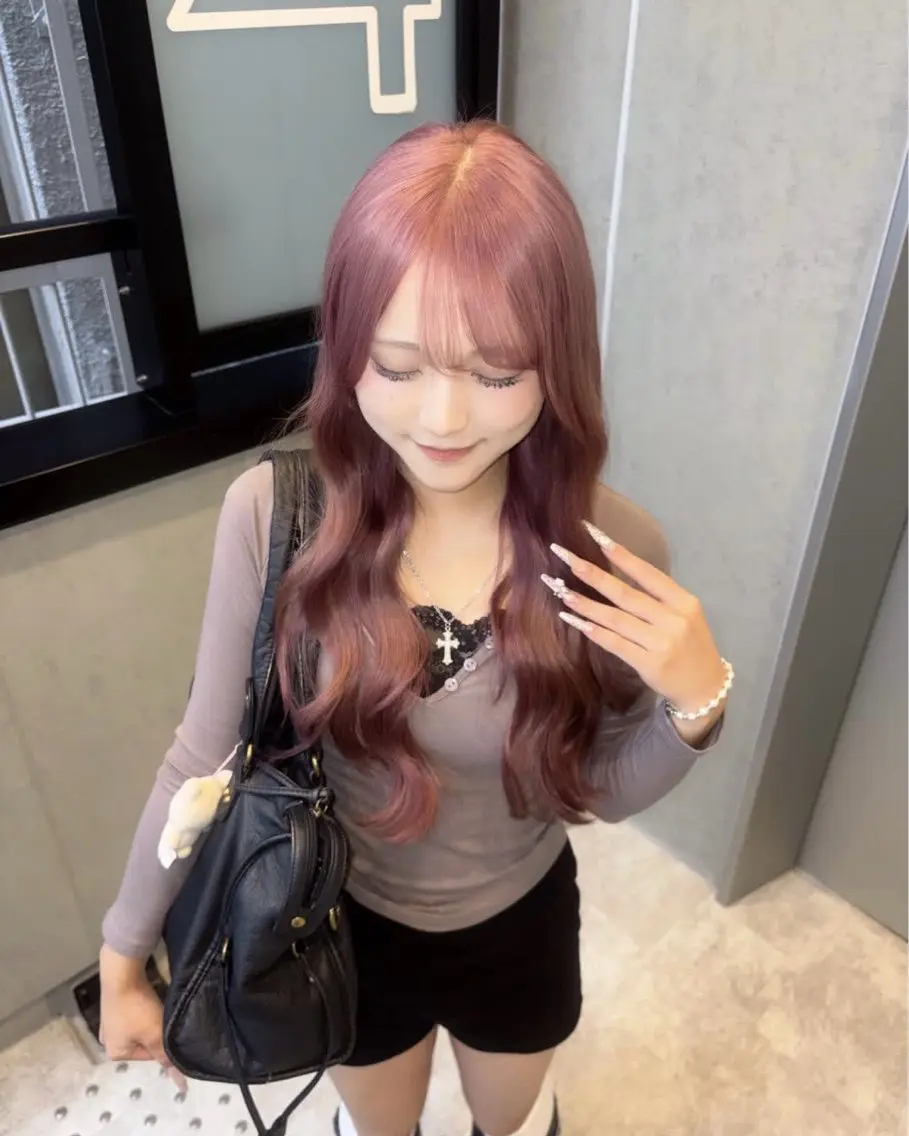 ロング カラー ベージュカラー ブリーチ ラベンダーカラー ピンクカラー ピンクベージュ ヘアカラー トリートメント ピンクカラー/カラー 新宿美容室🎀のヘアスタイル