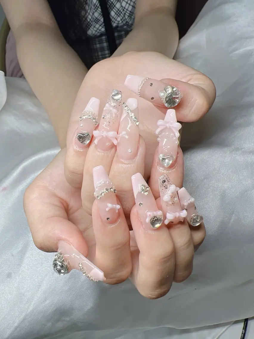 ネイル 長さ出し グラデーション 卒業式 キラキラネイル マグネットネイル ハンドネイル Lee Nailsのネイルデザイン