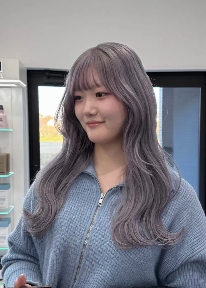 ロング カラー 透明感カラー asahi/派手髪 ／ハイトーンのヘアスタイル