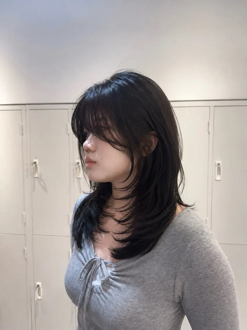 ミディアム 顔周りカット レイヤーカット カット ヘアカラー 盛れるレイヤー🧡 飯田亘貴のヘアスタイル