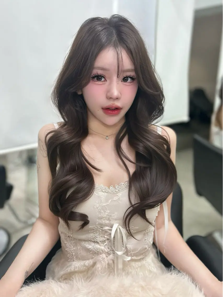 ロング カラー グレージュ 韓国風ヘア レイヤーカット ワンホンヘア カット ヘアカラー トリートメント 韓国ヘア/レイヤー Lily Wongのヘアスタイル