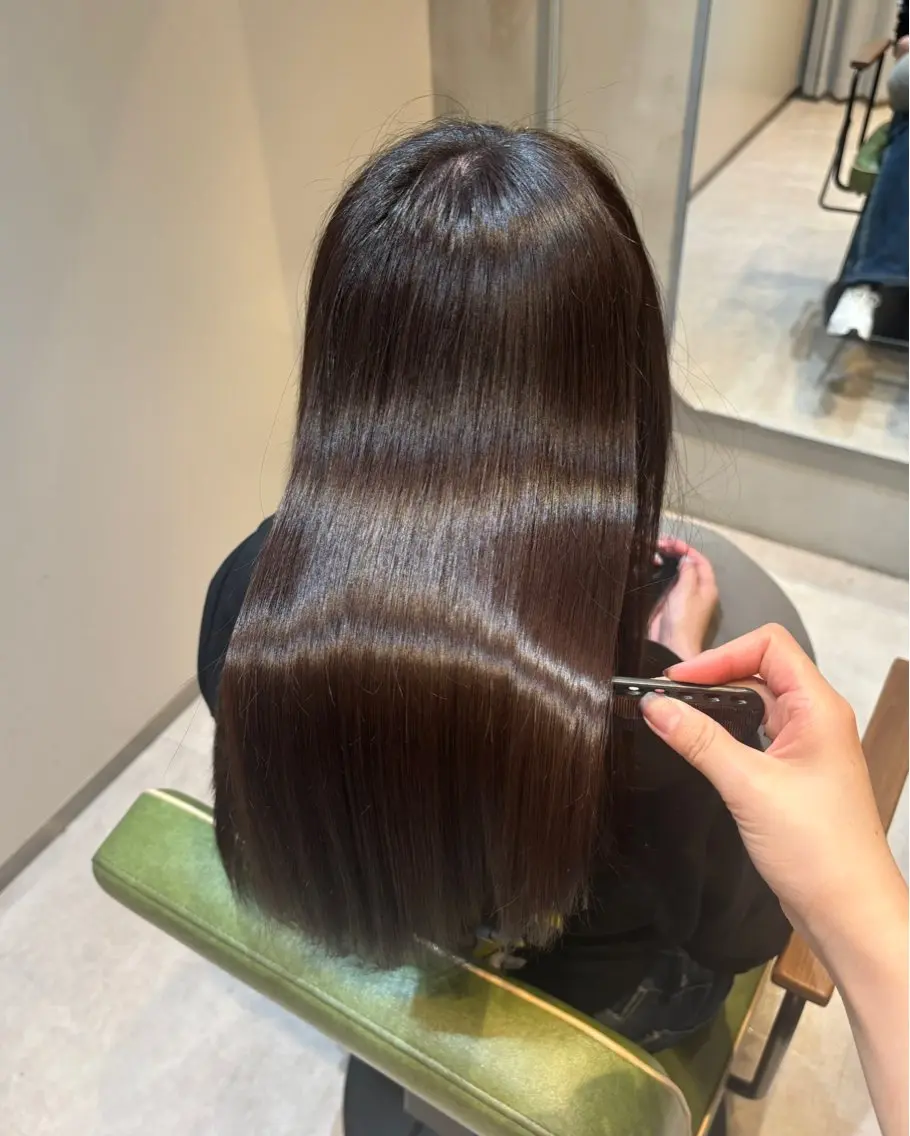 セミロング カラー ブリーチ ブラウンカラー チョコレートブラウン 透明感カラー ブリーチなしカラー カット ヘアカラー レイヤーカット/ 暗髪カラー🧸ナシコのヘアスタイル