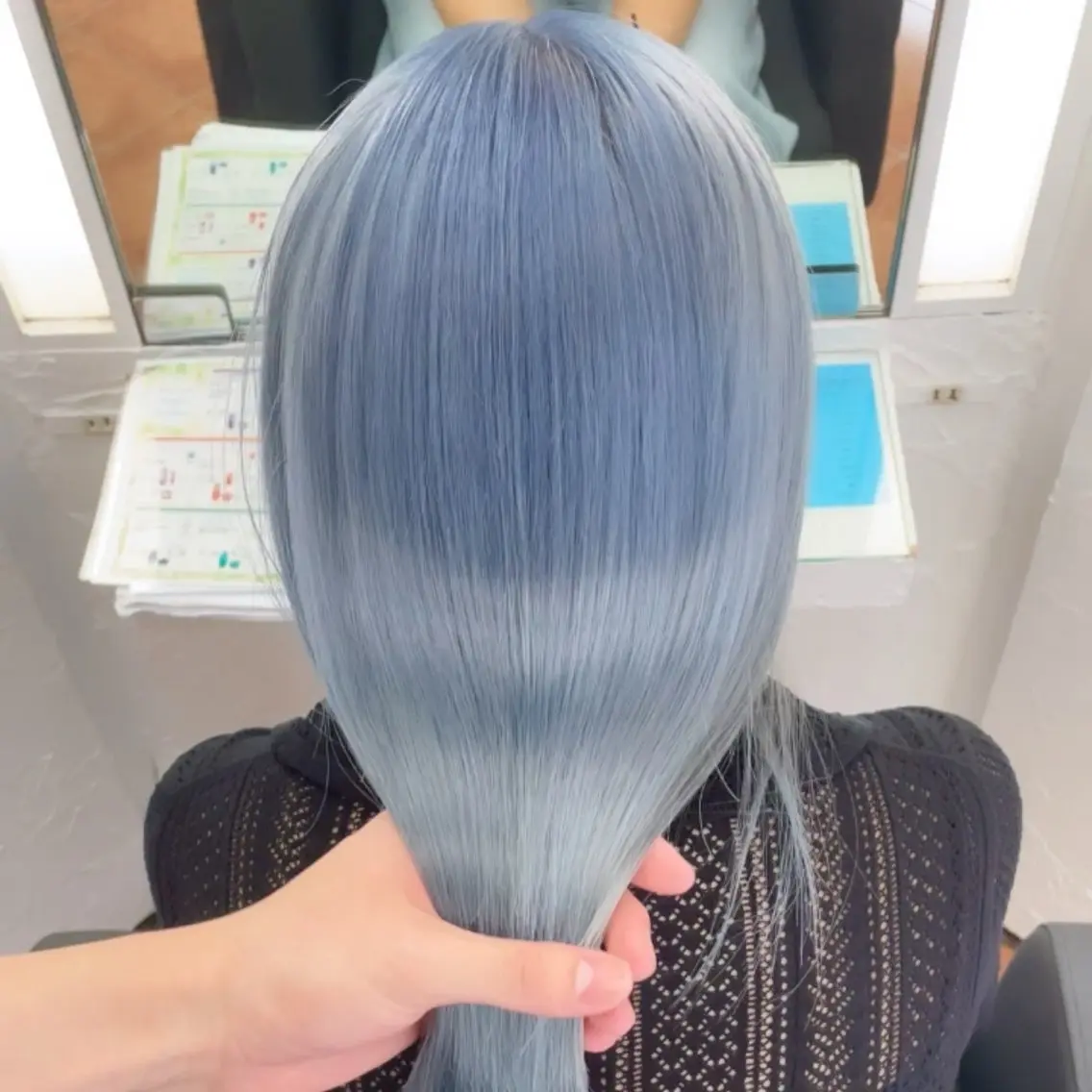 ロング カラー ブリーチ ブルーカラー ケアブリーチ ハイトーンカラー ブリーチなしピンク 赤井龍斗のヘアスタイル