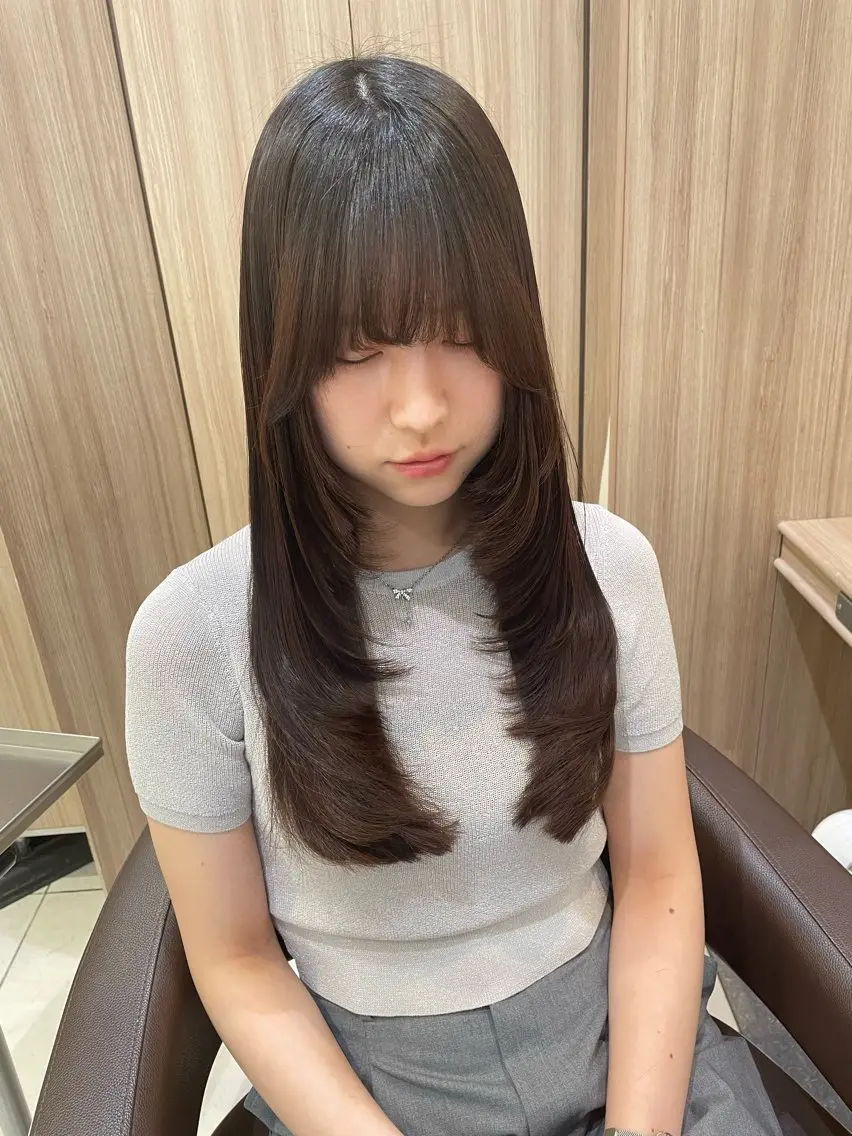 ロング パーマ 顔周りカット レイヤーカット 縮毛矯正 カット 縮毛矯正 白髪ぼかし/ブリーチ /縮毛矯正/ヨナミネのヘアスタイル