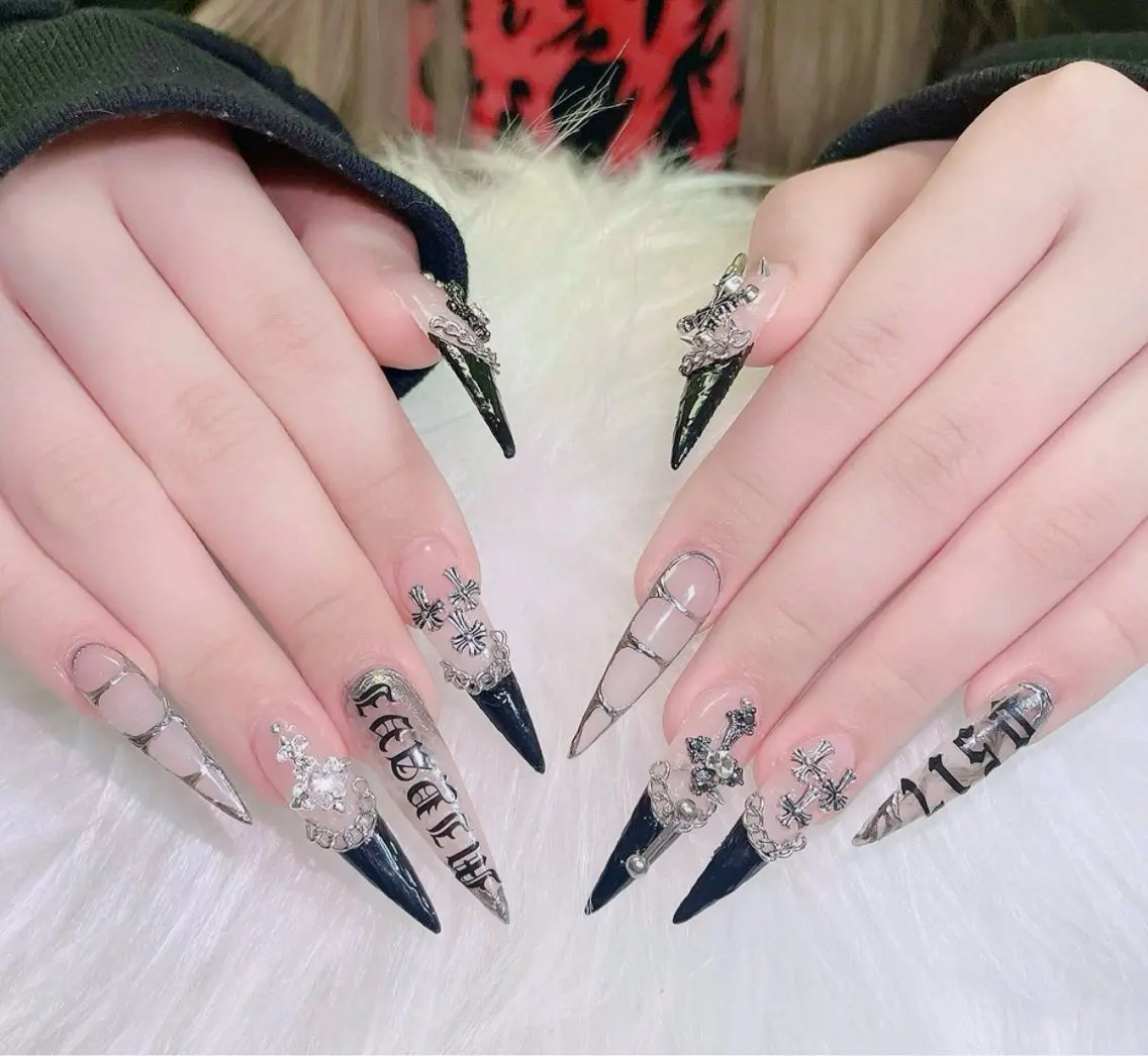 ネイル アートネイル オーロラネイル ボルドー チークネイル フレンチネイル ハンドネイル Sakura Nail Salonのネイルデザイン