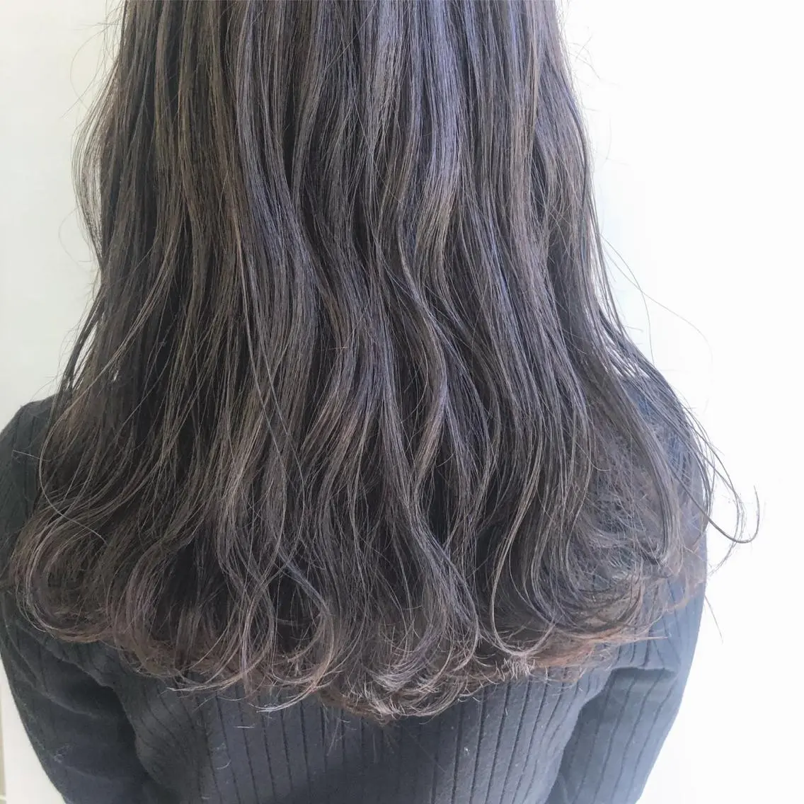 セミロング カラー グレージュ カット ヘアカラー 齋藤 咲のヘアスタイル