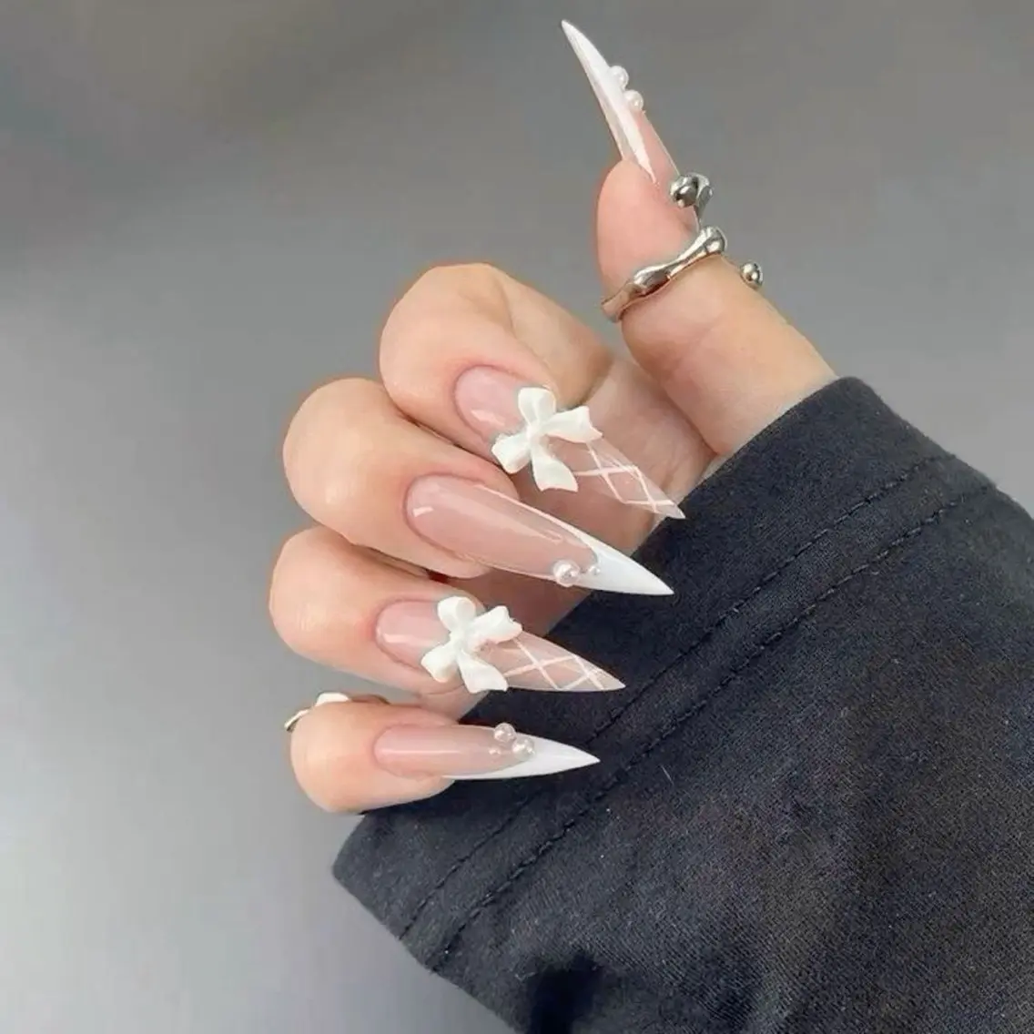 ネイル フレンチネイル キラキラネイル 韓国ネイル シンプルネイル ワンホンネイル ハンドネイル MEI Nailのネイルデザイン