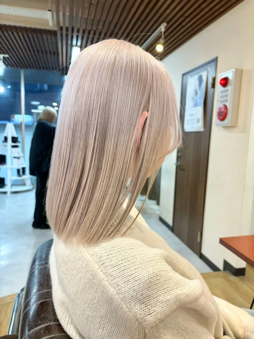 ミディアム カラー 女性目線でつくる ボブ縮毛矯正のヘアスタイル