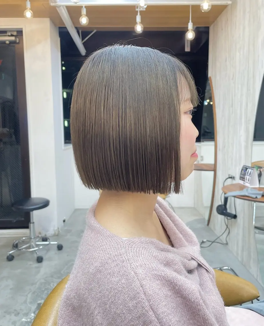 ショート オリーブベージュ/ボ ブ縮毛矯正たまき🧡のヘアスタイル