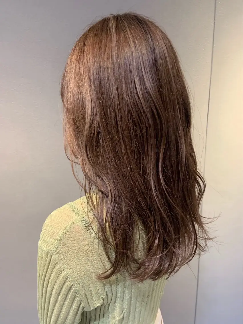 ロング ヘアカラー 坂本 采音のヘアスタイル