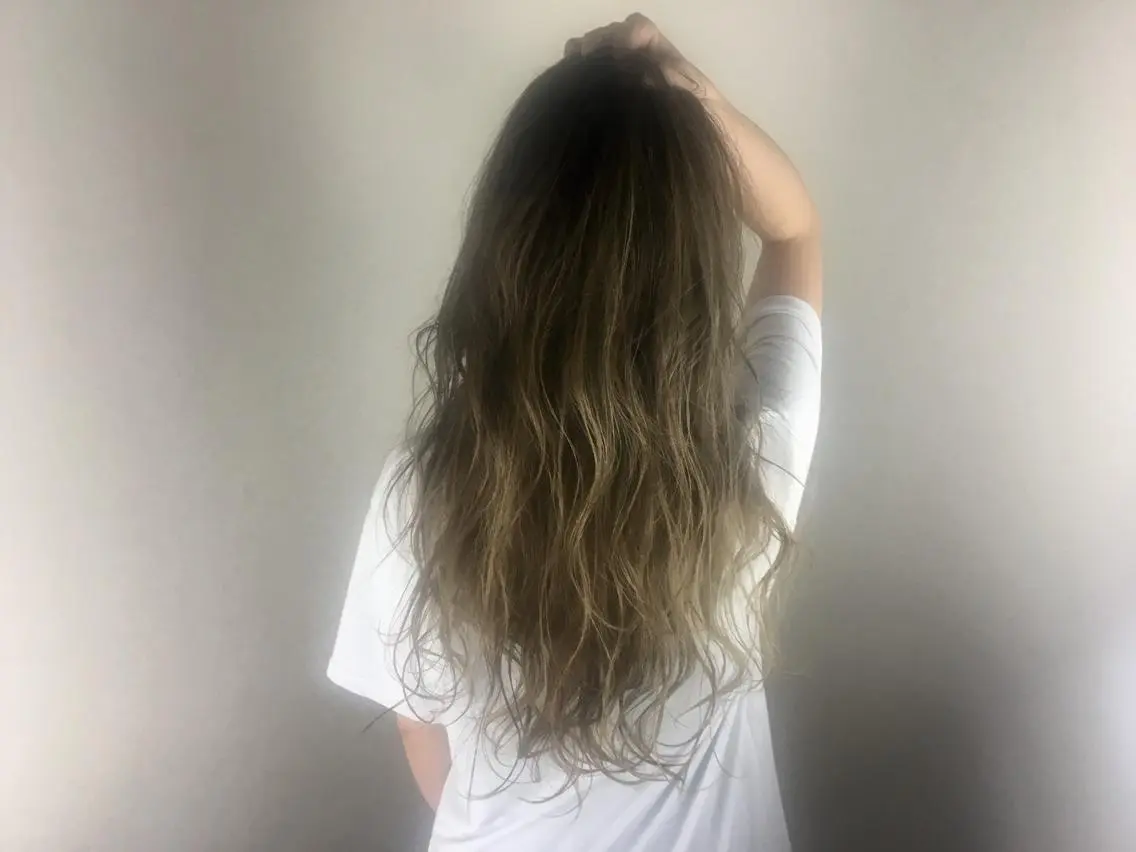 ロング still .のヘアスタイル