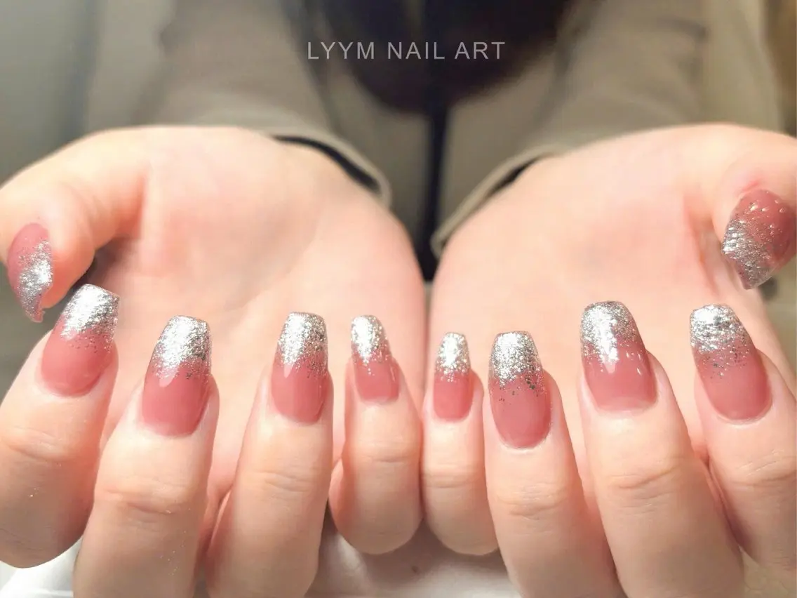 ネイル グラデーション 韓国ネイル ラメ(グリッター) ピンク シルバー LYYM Salonのネイルデザイン