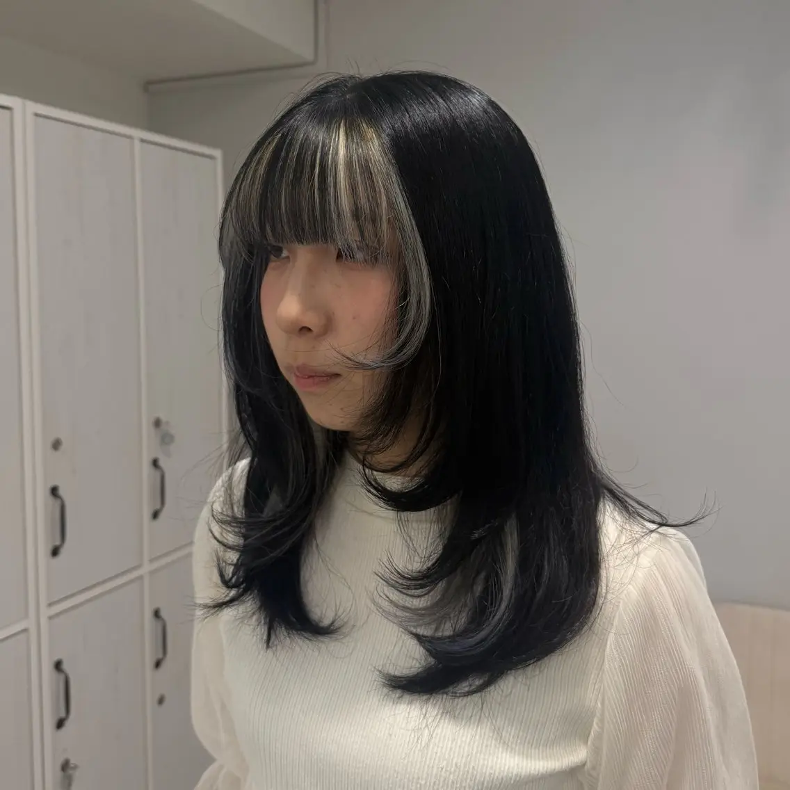 セミロング カラー 黒髪 ブリーチ ブロンド ブルーカラー ブルーブラック ヘアカラー sayuri/心斎橋 /ハイトーンカラーのヘアスタイル