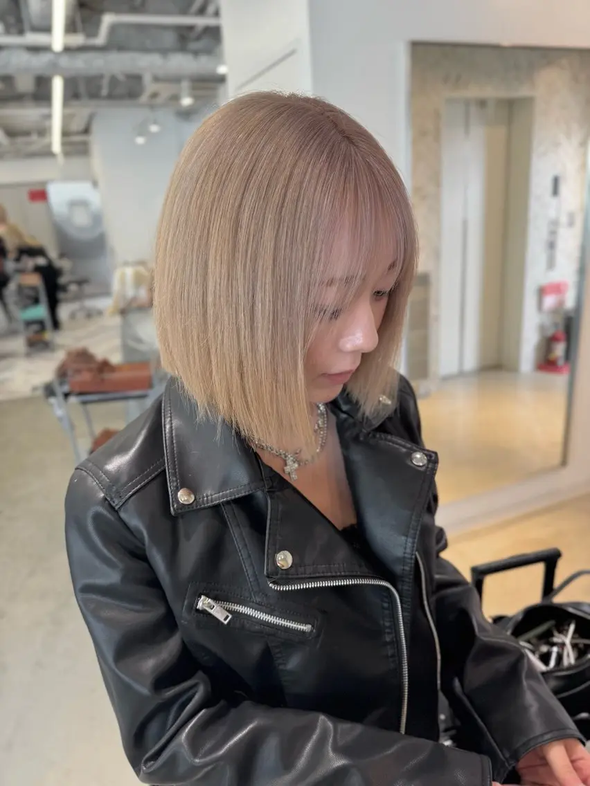 ショート カラー ヘアカラー トリートメント 店長　MANAMI ／ブリーチ／骨格ボブのヘアスタイル
