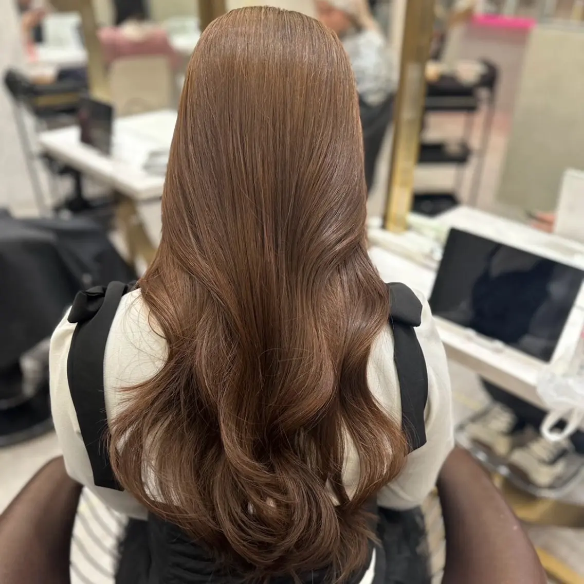 ロング カラー ベージュカラー ヘアカラー トリートメント ミルクティ/ ブラウンカラー/りおのヘアスタイル