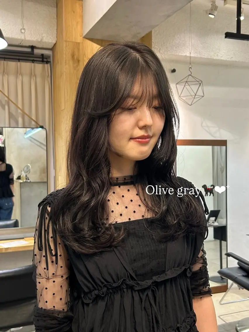 カラー 透明感カラー オリーブカラー ヘアカラー トリートメント lomalia moekaのヘアスタイル
