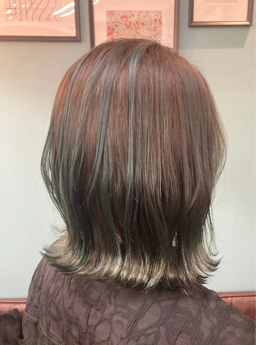 ミディアム 園田 理沙のヘアスタイル