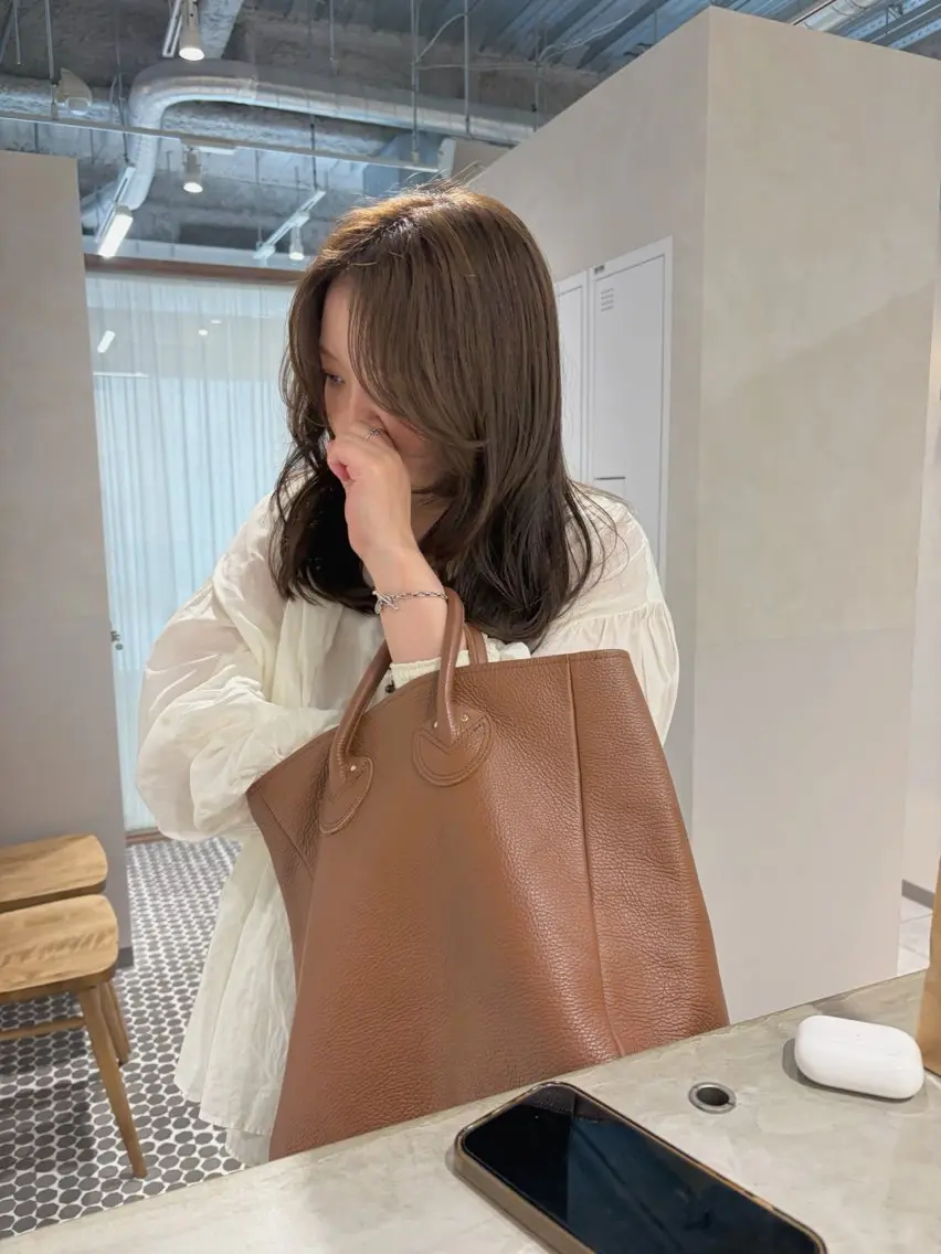 ミディアム カラー ベージュカラー ブルーカラー ラベンダーカラー カット ヘアカラー トリートメント 砂原 ひよりのヘアスタイル
