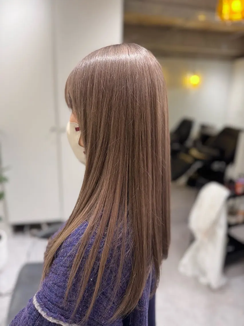 ロング カラー ベージュカラー ブリーチ ケアカラー ヘアカラー トリートメント TOIRO ARISAのヘアスタイル