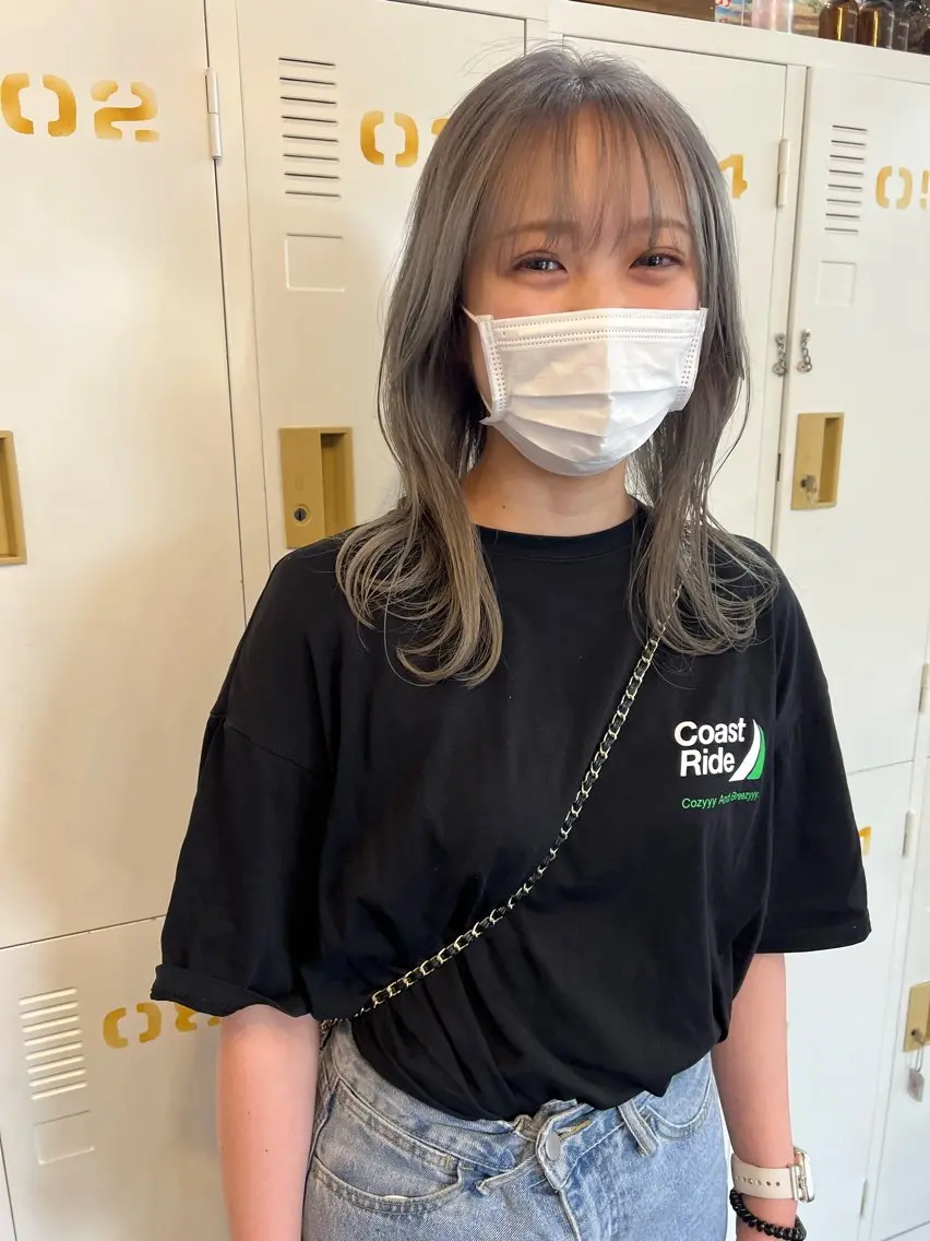 セミロング カラー ブリーチ ケアブリーチ ラベンダーカラー シルバー LOMARLIE JURIAのヘアスタイル
