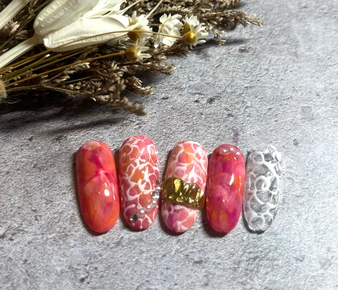 ショート 2DY NAIL SALONのネイルデザイン