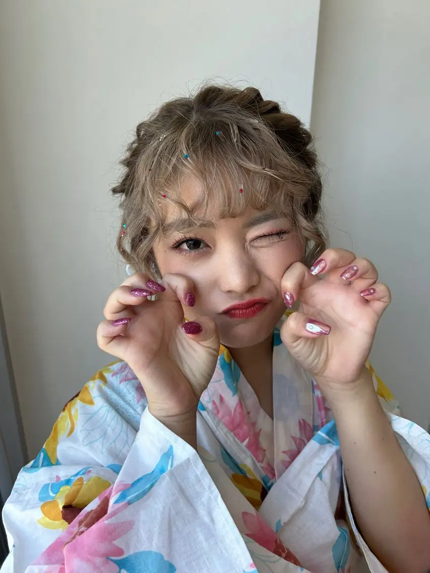 ミディアム ヘアアレンジ Maho/海外 レイヤー/ハッシュのヘアスタイル