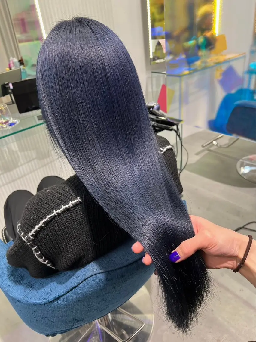 ロング カラー ブリーチ ブルーカラー ブルーラベンダー 透明感カラー ラベンダーカラー カット ヘアカラー BOX mico.のヘアスタイル