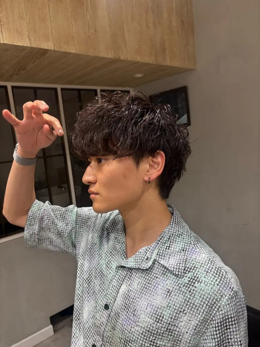 パーマ メンズ 日野 鈴のヘアスタイル