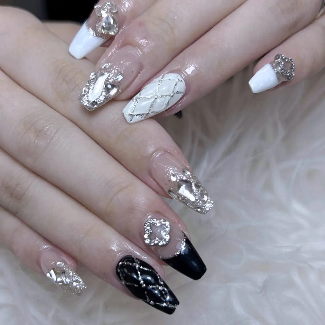 ネイル チークネイル 長さ出し フットネイル マグネットネイル 持ち込み ハンドネイル ANH NAIL ゴテゴテ専門店💎のネイルデザイン
